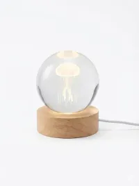 lampka-nocna-kula-krysztalowa-3d-meduza-led-usb-drewniana-podstawka-prezent