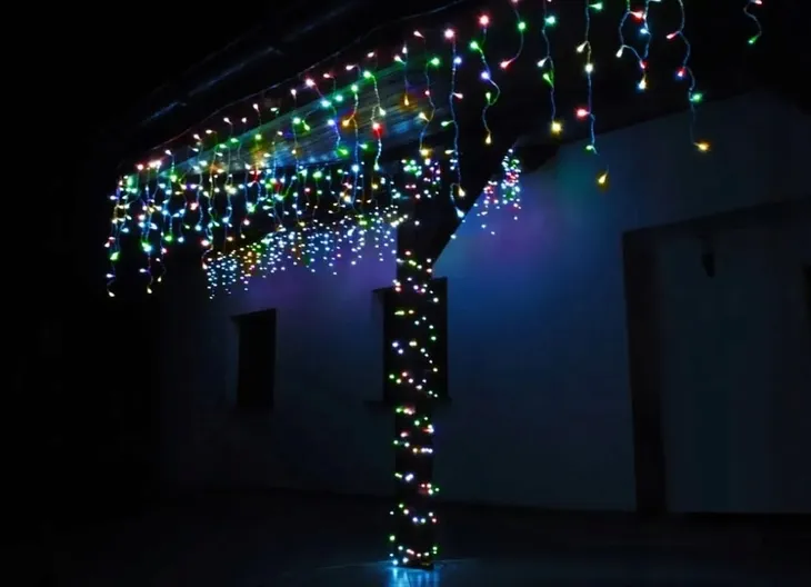 lampki-choinkowe-sople-300-led-multicolor-zasilanie-sieciowe