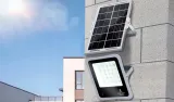 naswietlacz-halogen-led-200w-solarny-ik07-pilot-jasnosc-1600-lm