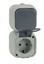 wlacznik-schodowy-simple-i-gniazdo-schuko-ip54