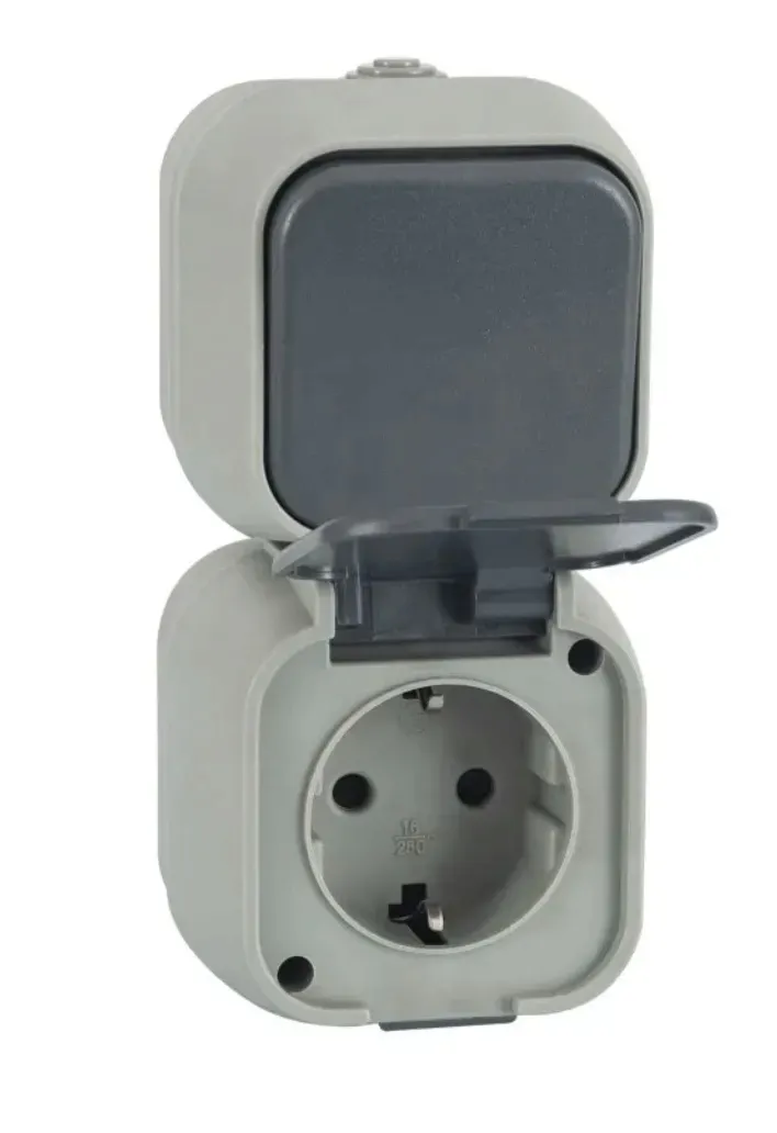 wlacznik-schodowy-simple-i-gniazdo-schuko-ip54