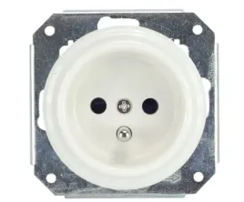 gniazdo-ceramiczne-z-uziemieniem-bez-ramki-biale