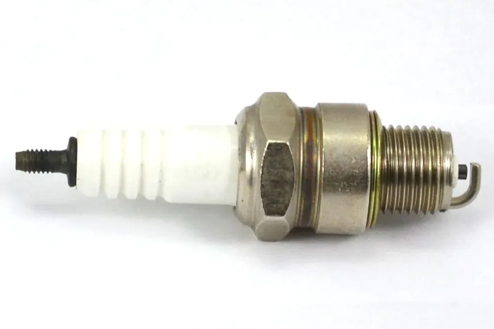 swieca-zaplonowa-torch-e7rtc-br7hs-2t-zipp-romet