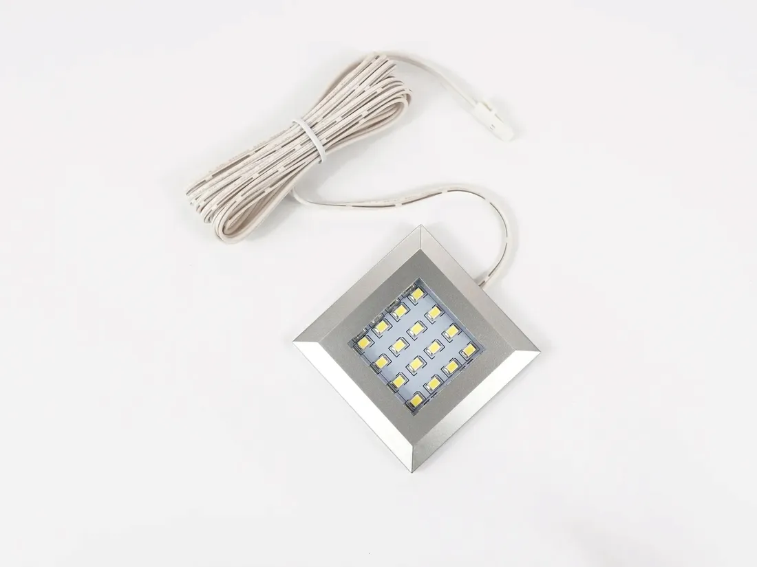 oswietlenie-podszafkowe-led-230v-square-niebieski-stan-nowy