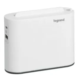 legrand-049401-ladowarka-do-urzadzen-przenosnych