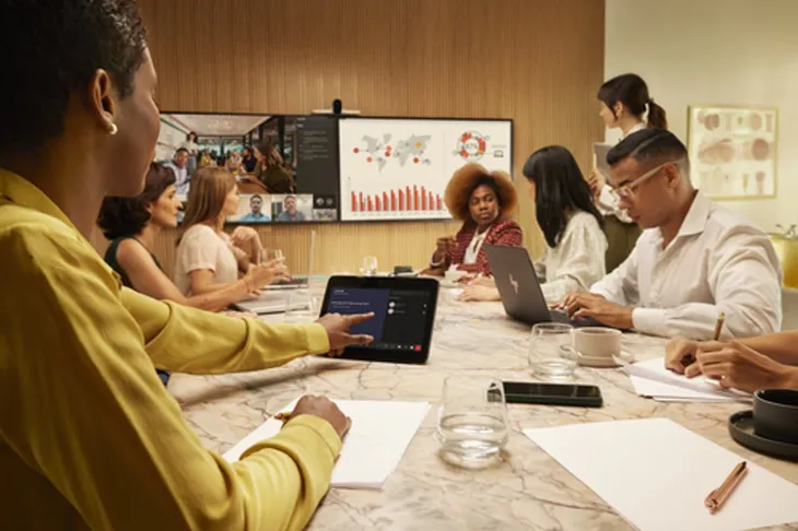 hp-poly-inteligentna-kamera-poly-studio-e70