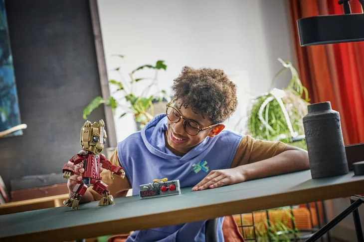 lego-marvel-groot-w-stroju-ravagera