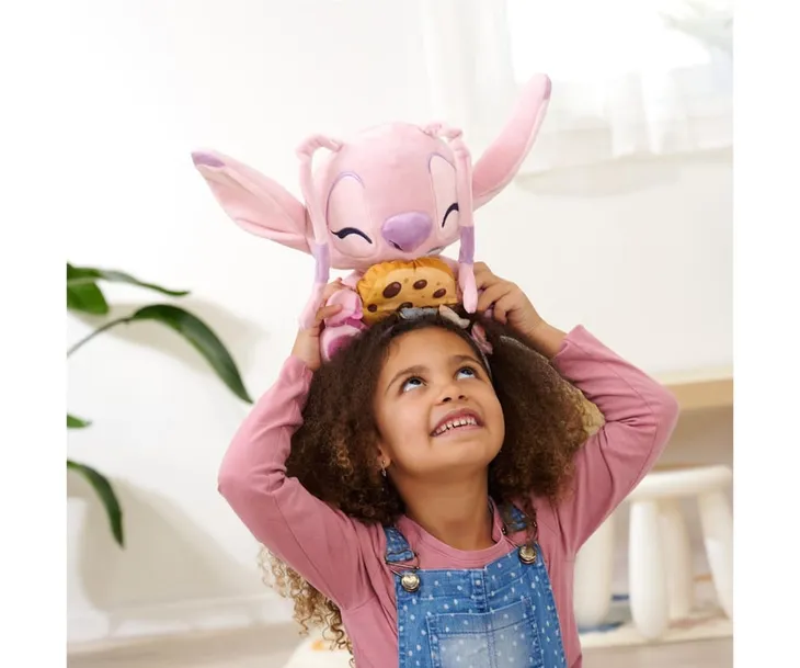 simba-toys-angel-with-cookie
