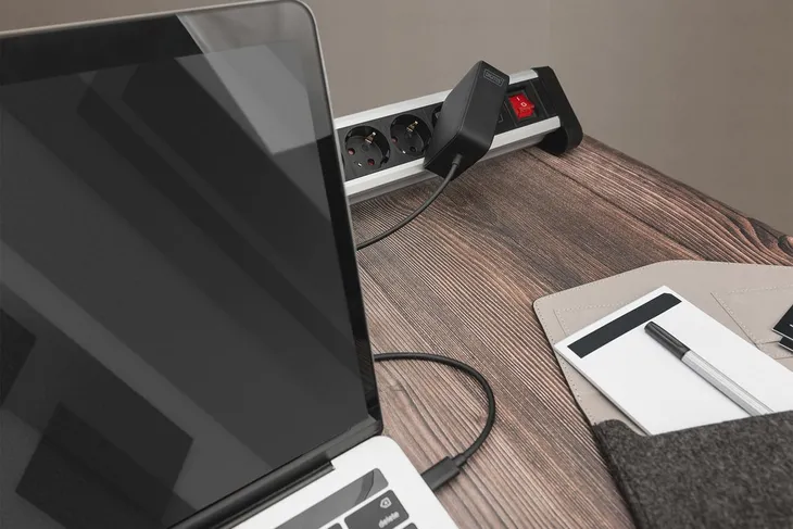 digitus-ladowarka-do-notebooka-z-usb-c-100w-gan