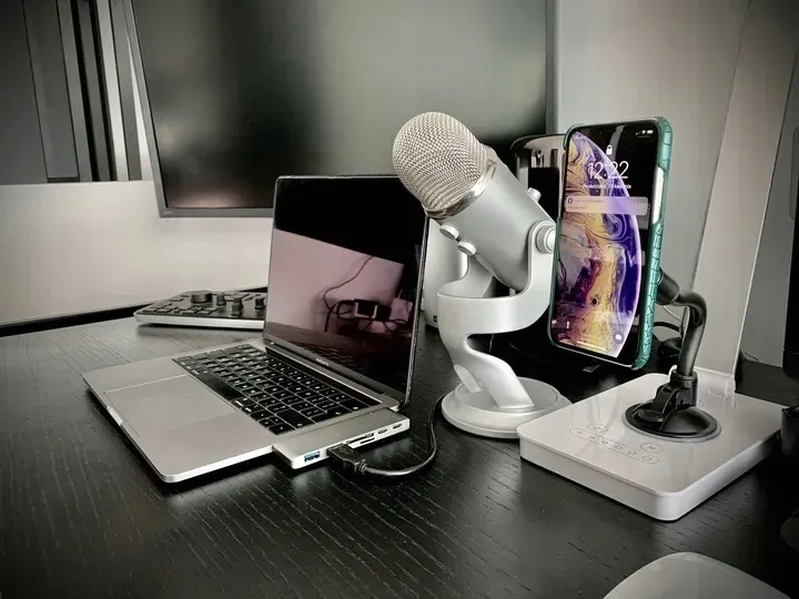 uchwyt-do-samochodu-telefon-kabel-micro-ladowarka-stan-nowy-kod-producenta-zbl9259