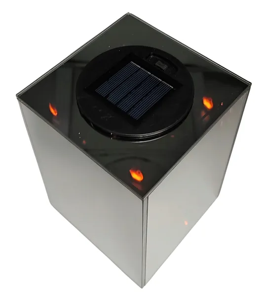 lampiopn-3d-solar-led-material-wykonania-szklo