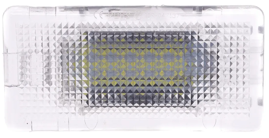 lampka-led-wnetrza-bagaznika-bmw-e87-e60-e84-e90-stan-nowy