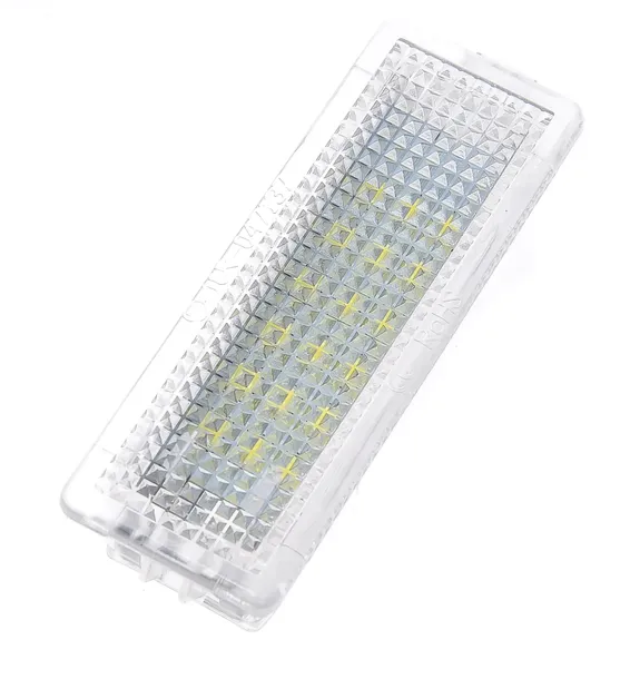 led-lampka-drzwi-bmw-e60-e61-e70-e90-e91-f10-f11-producent-czesci-ledprojektor