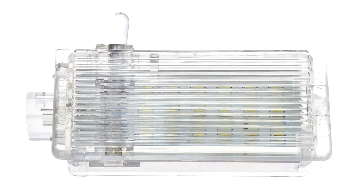 lampka-led-do-oswietlenia-schowka-bmw-mini-e46-e90-e87-e53-e83-e84-r50-r53-stan-nowy