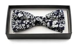 muszka-meska-granatowa-w-kwiaty-elegancka-mucha-w-pudelku-pako-jeans