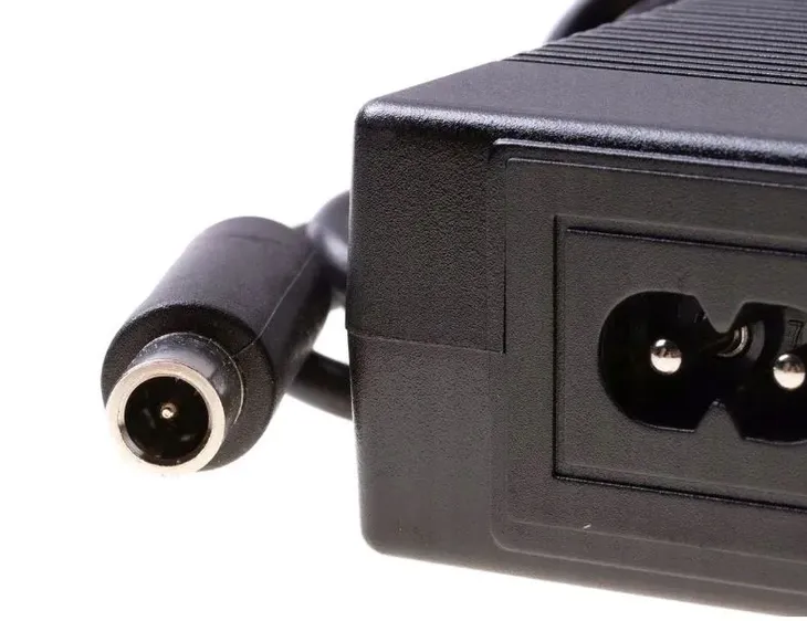 ladowarka-42v-2a-do-ninebot-max-g30-marka-inoparts