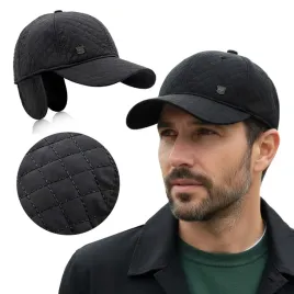 czapka-zimowa-z-daszkiem-i-nausznikami-ocieplana-pikowana-czarna-pako-jeans