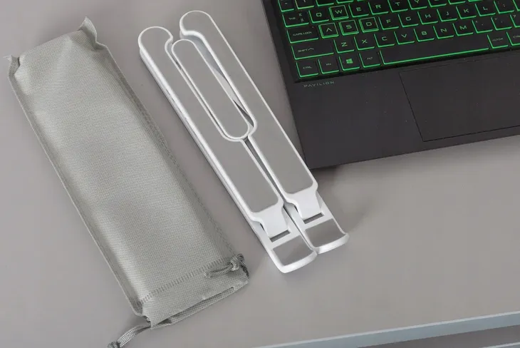 regulowany-stojak-pod-laptop-macbook-tablet-kod-producenta-od-qjshxk716lz90-marka-inny-producent-stan-nowy