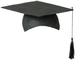 kapelusz-absolwent-biret-czarny-z-pomponem-zakonczenie-roku-szkola-studia