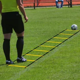 drabinka-koordynacyjna-gimnastyczna-treningowa-do-cwiczen-6m-zolta