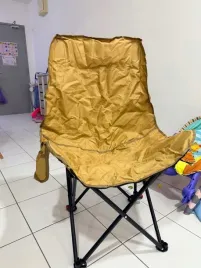 skladane-krzeslo-turystyczne-z-podnozkiem-podnozek-duza-wytrzymalosc