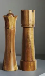 mlynek-do-soli-i-pieprzu-drewniany-szachownica-reczny-ceramiczny-20cm