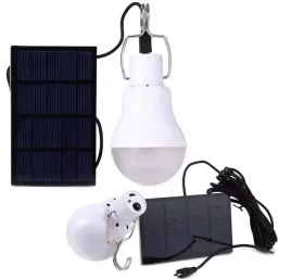 zarowka-z-panelem-led-solarna-na-kemping-dzialke