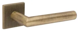 klamka-kwadratowa-tupai-4002-5sq-t2-77-patyna-antyczna-tekstura-wodospad