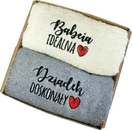 prezent-na-dzien-babci-i-dziadka-dla-dziadkow-zestaw-recznikow-pudelko-haft