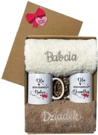 komplet-recznikow-zestaw-na-dzien-babci-dziadka-dla-dziadkow-reczniki-kubki