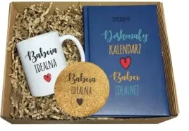 zestaw-prezent-na-dzien-babci-dla-babcia-kalendarz-2024-kubek-upominek-kosz