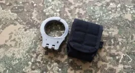 niskoprofilowa-kabura-na-kajdanki-etui-pokrowiec-ochrona-mocne-policja