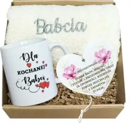 zestaw-prezentowy-na-dzien-babci-kubek-recznik-prezent-serce-upominek-super