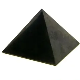 szungit-piramida-polerowana-7-cm-promieniowanie