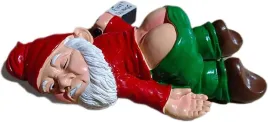 krasnal-ogrodowy-figurka-dekoracyjna-zabawny-ornament-czerwony