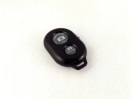 pilot-do-selfie-bluetooth-android-ios-gadzet-do-zdjec-iphone-wyzwalacz