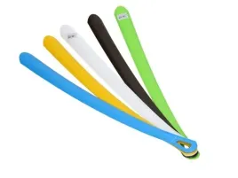 lyzka-do-butow-dluga-60-cm-plastikowa-kolory