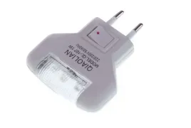 lampka-nocna-do-kontaktu-energooszedna-3led-wylacz
