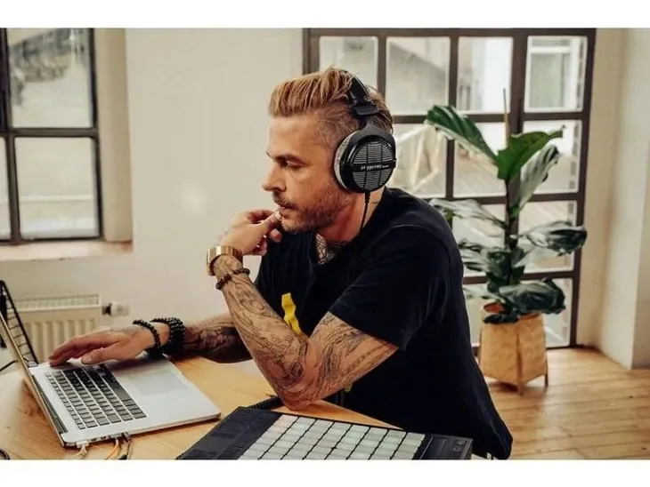 beyerdynamic-dt-990-pro-250-ohm-sluchawki-studyjne-konstrukcja-otwarta