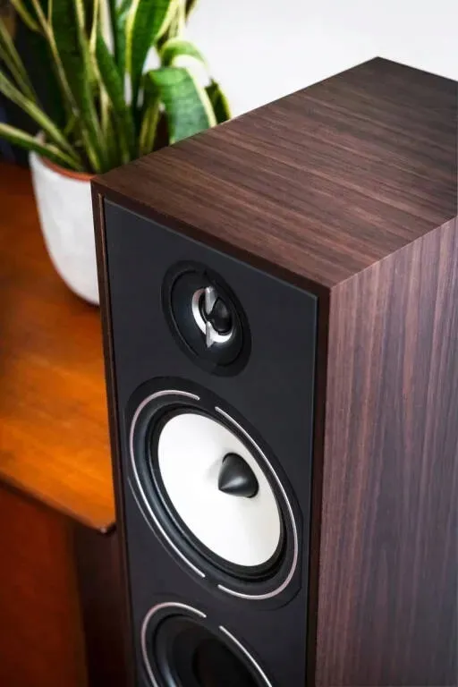 triangle-borea-br07-kolumny-podlogowe-walnut-stan-nowy