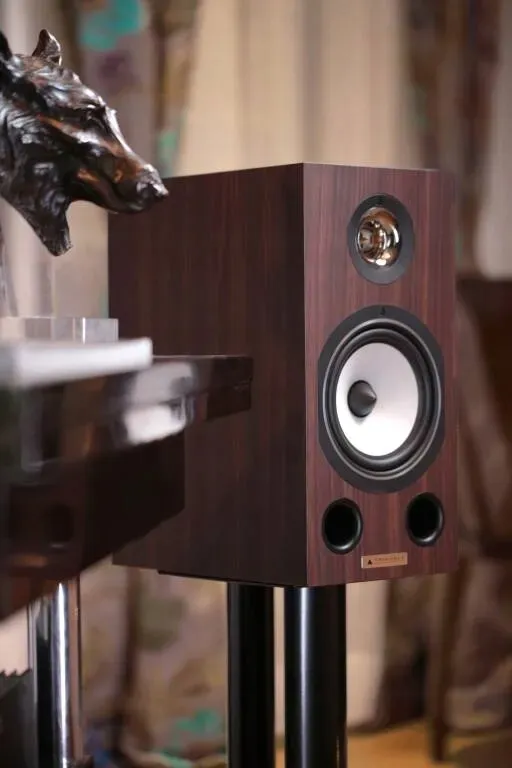 kolumny-podstaw-triangle-esprit-comete-black-ash