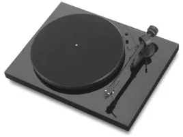pro-ject-debut-iii-dc-czarny-polysk-gramofon