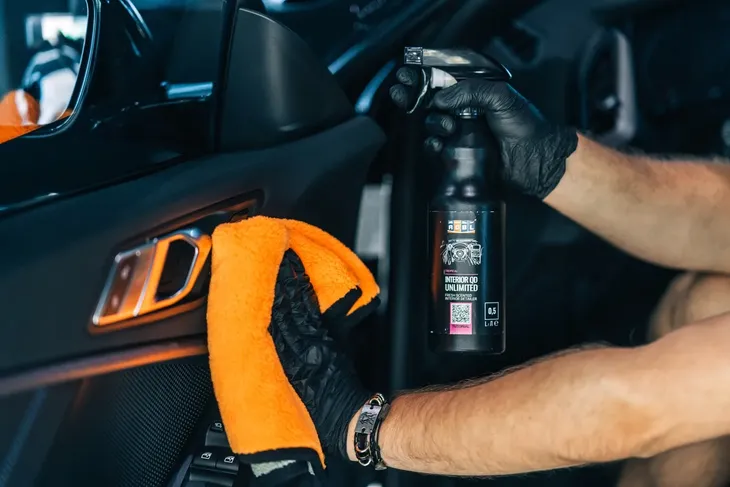 quick-detailer-do-kokpitu-wnetrza-adbl-interior-qd-pojemnosc-opakowania-1-ml-waga-z-opakowaniem-1-kg