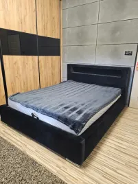 lozko-sypialniane-tapicerowane-tokio-200x200-oswietlenie-led-stelaz