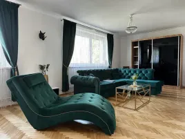 lezanka-boss-szezlong-chesterfield-guziki-ozdobne-paski-miedziane