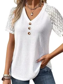 stylowa-bluzka-azurowa-z-krotkim-rekawem-o-klasycznym-kroju-sweterek