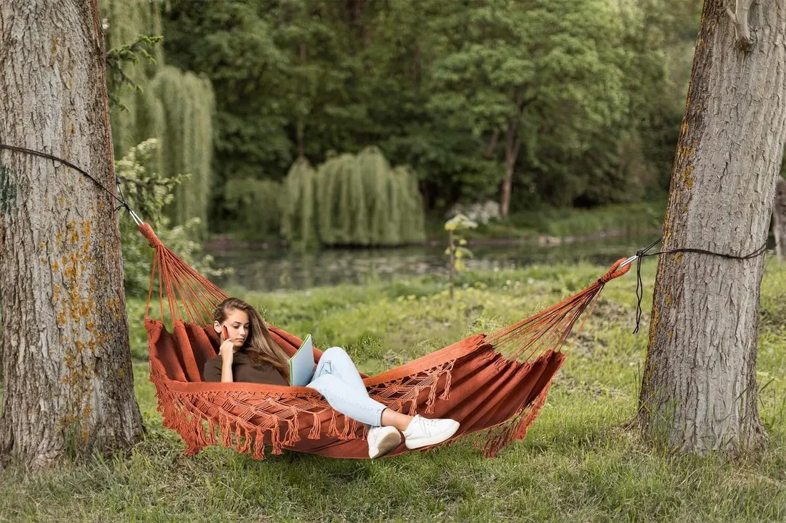 duzy-dwuosobowy-mocny-hamak-ogrodowy-boho-makrama-midas-150x200-xxl-karmel