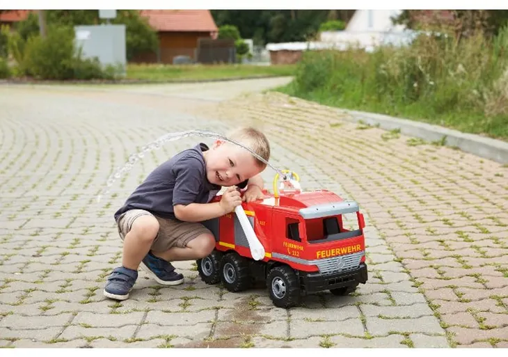 lena-giga-trucks