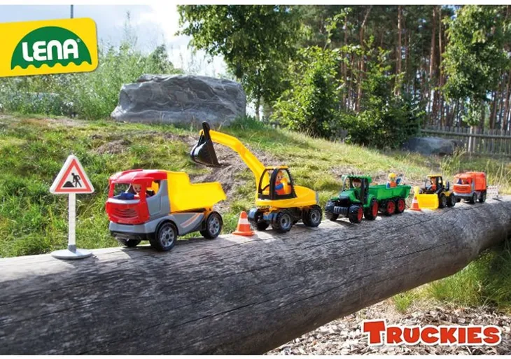 lena-truckies-earth-mover