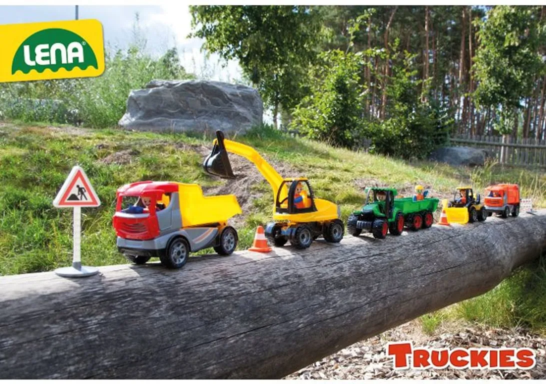 lena-truckies-earth-mover